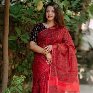 সহজিয়া লাল নকশী শাড়ি