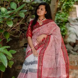 সহজিয়া লাল সাদা নকশী শাড়ি